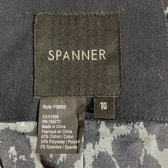 Spanner Navy skirt suit fully lined. Blazer size 10 skirt size 12 - Picture 7 of 15